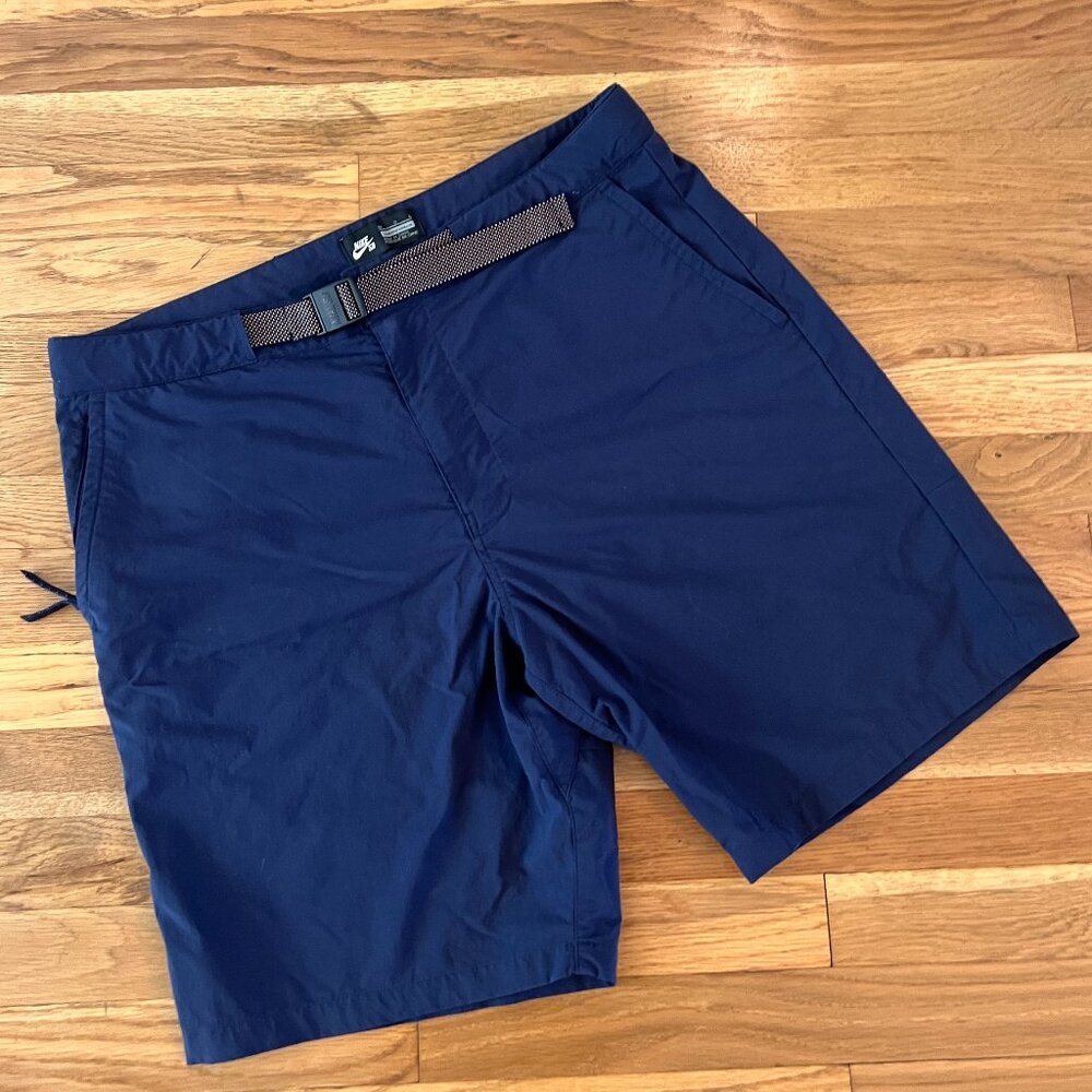 Nike SB Belted 9” Navy Blue Skateboarding Nylon Shorts – Men’s 34x9